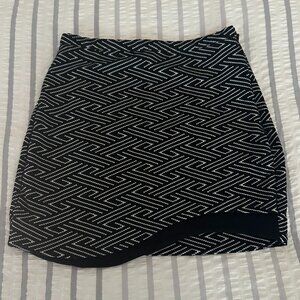 Topshop Black & White Geometric Mini Skirt – Size US 6